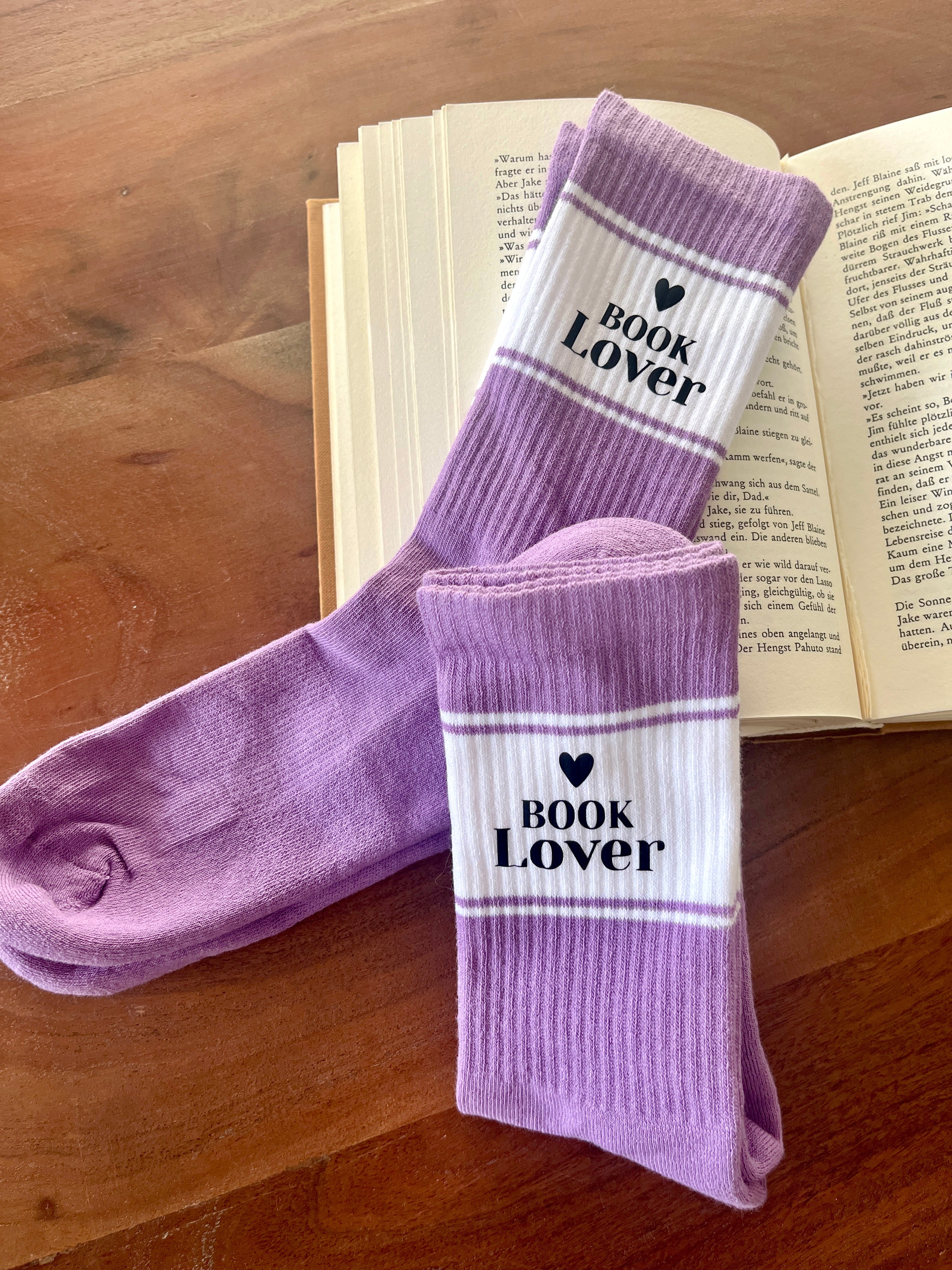 Book Lover Socken, Fliederfarbend